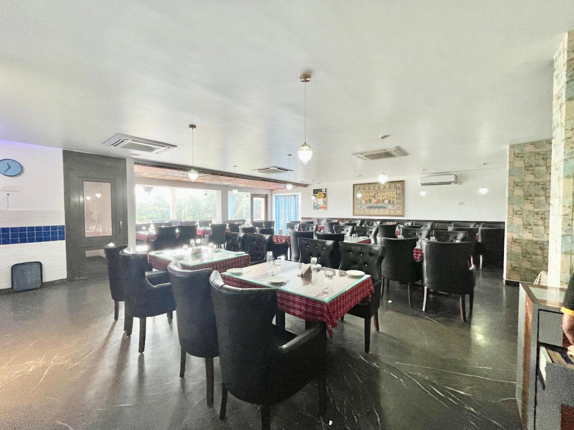Hotel V-I Near Sea , Puri Private-Park -Gym-Spa Fully-Airconditioned-Hotel Lift-And-Parking-Facilities Breakfast-Included Dış mekan fotoğraf
