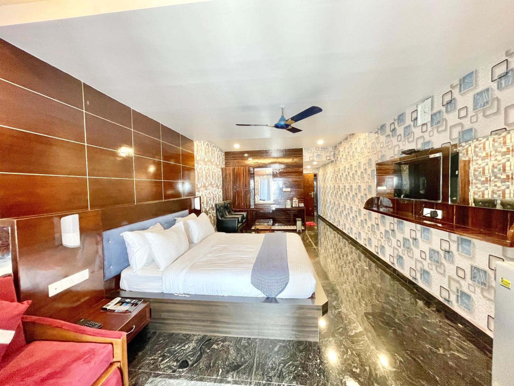 Hotel V-I Near Sea , Puri Private-Park -Gym-Spa Fully-Airconditioned-Hotel Lift-And-Parking-Facilities Breakfast-Included Dış mekan fotoğraf