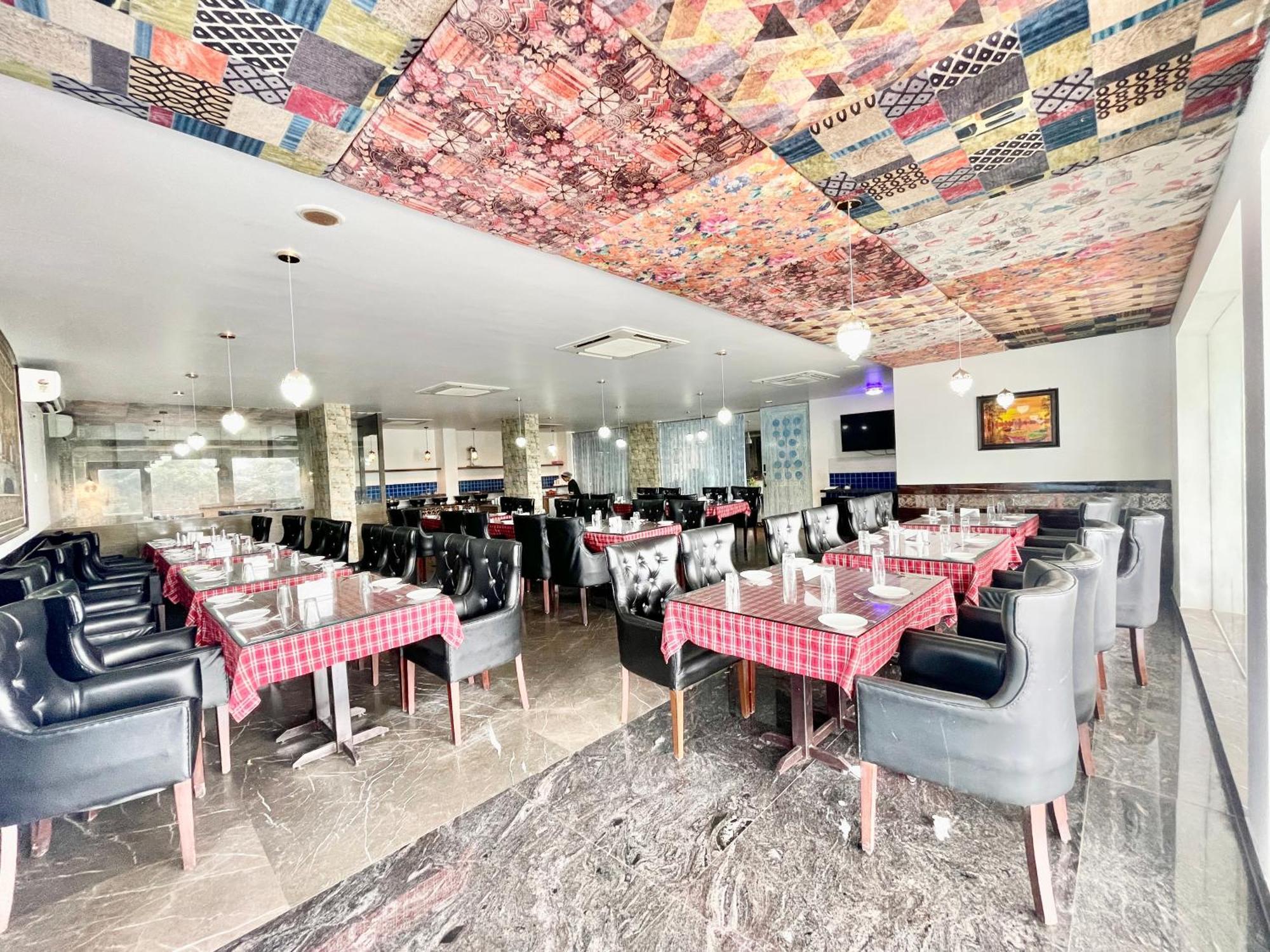 Hotel V-I Near Sea , Puri Private-Park -Gym-Spa Fully-Airconditioned-Hotel Lift-And-Parking-Facilities Breakfast-Included Dış mekan fotoğraf