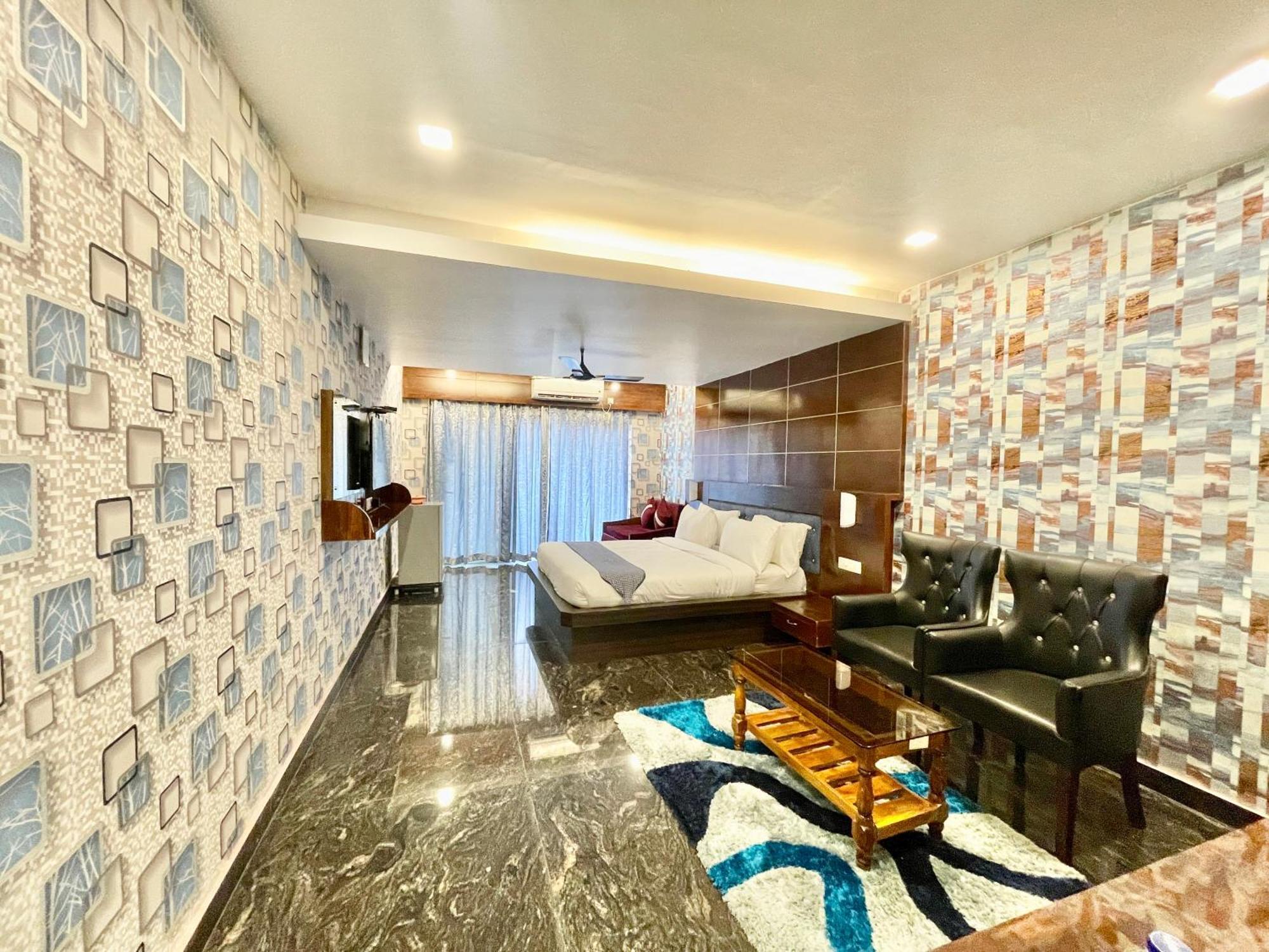 Hotel V-I Near Sea , Puri Private-Park -Gym-Spa Fully-Airconditioned-Hotel Lift-And-Parking-Facilities Breakfast-Included Dış mekan fotoğraf