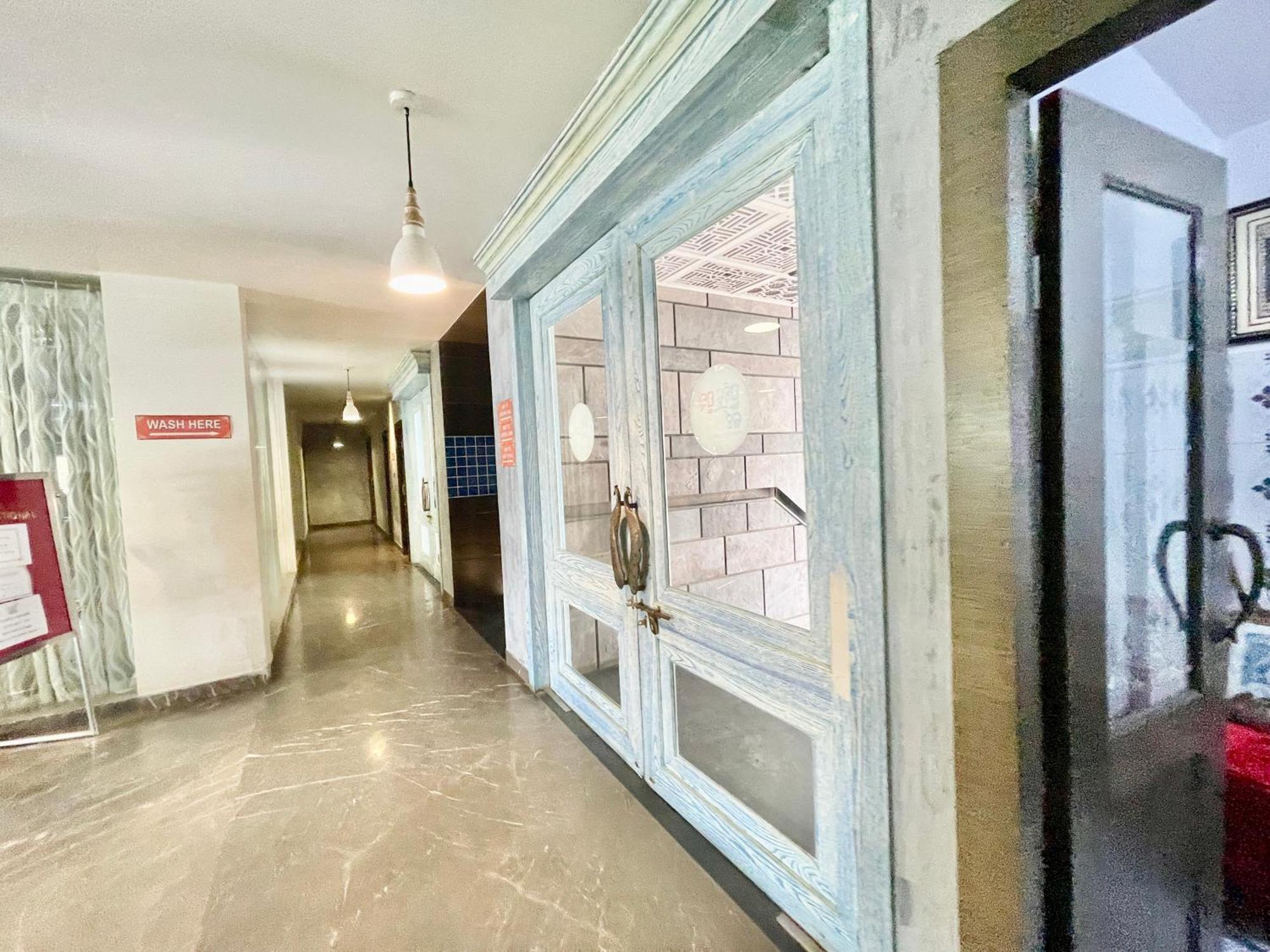 Hotel V-I Near Sea , Puri Private-Park -Gym-Spa Fully-Airconditioned-Hotel Lift-And-Parking-Facilities Breakfast-Included Dış mekan fotoğraf