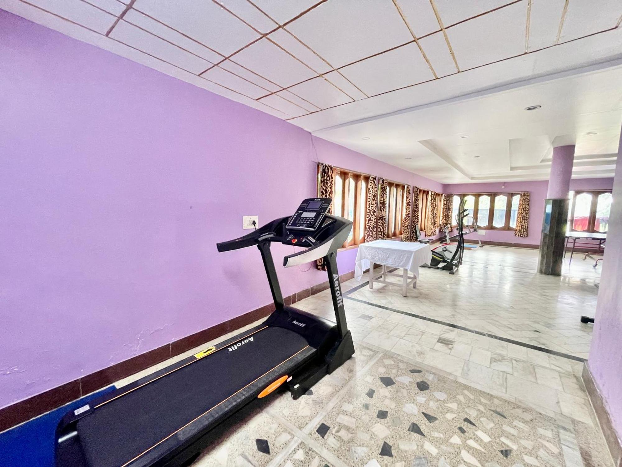Hotel V-I Near Sea , Puri Private-Park -Gym-Spa Fully-Airconditioned-Hotel Lift-And-Parking-Facilities Breakfast-Included Dış mekan fotoğraf