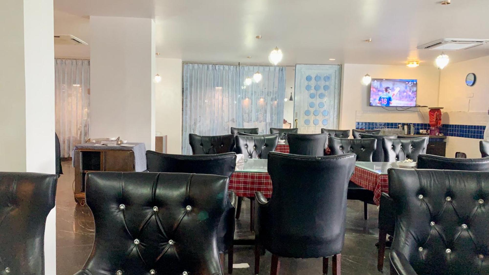 Hotel V-I Near Sea , Puri Private-Park -Gym-Spa Fully-Airconditioned-Hotel Lift-And-Parking-Facilities Breakfast-Included Dış mekan fotoğraf