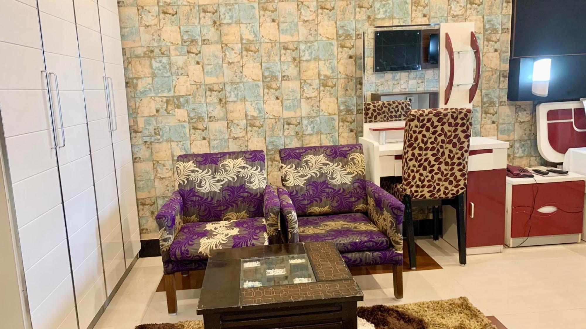 Hotel V-I Near Sea , Puri Private-Park -Gym-Spa Fully-Airconditioned-Hotel Lift-And-Parking-Facilities Breakfast-Included Dış mekan fotoğraf